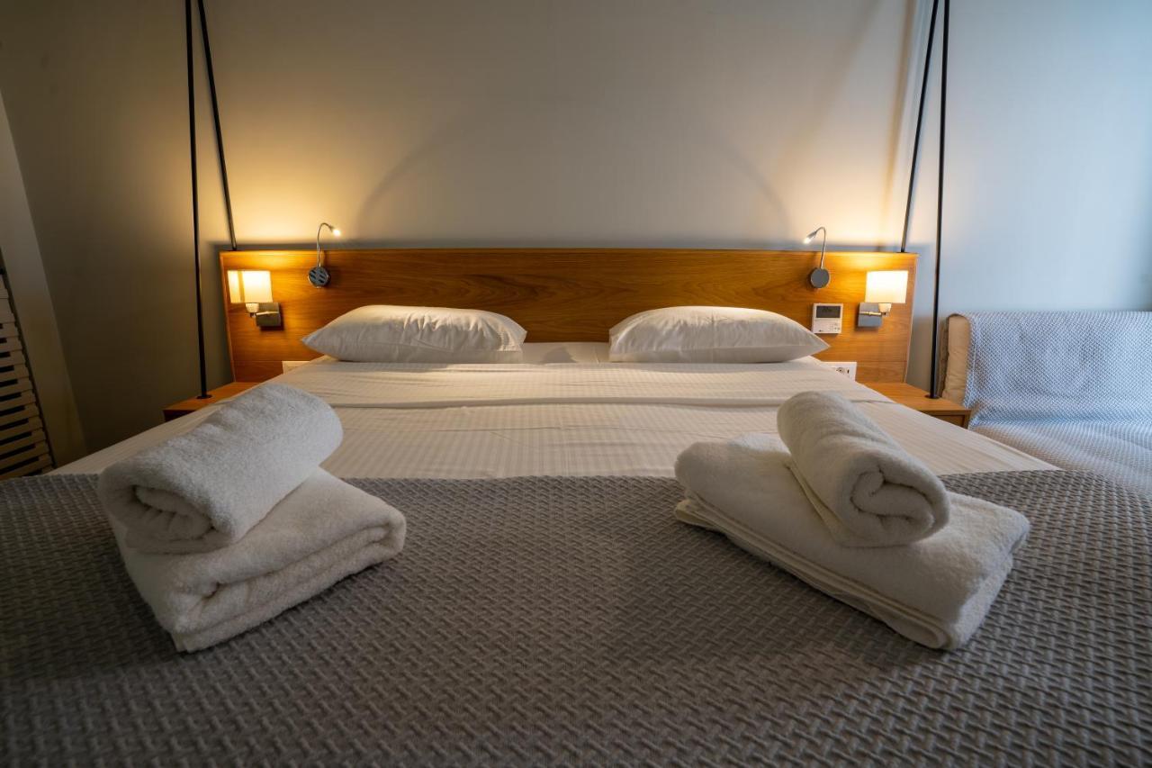 Meltemi Excelsior Suites 佩里萨 外观 照片