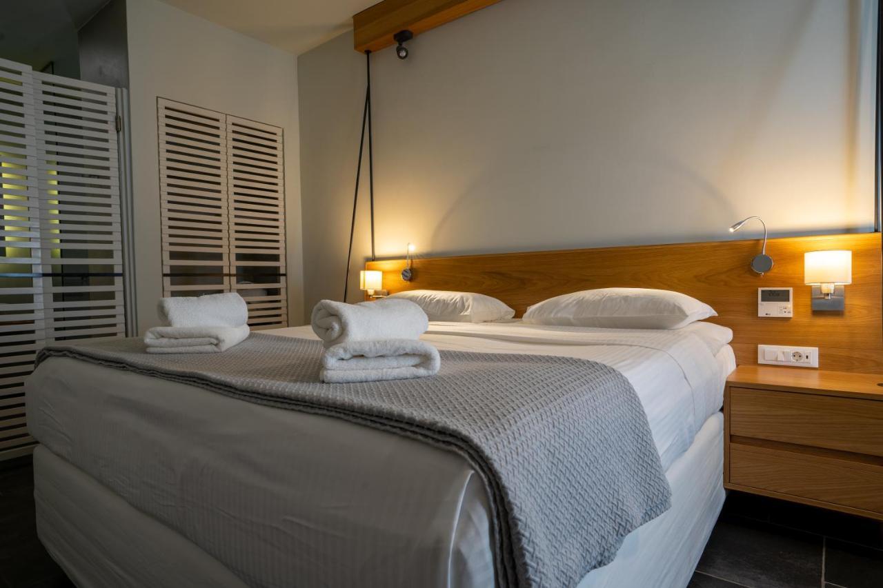 Meltemi Excelsior Suites 佩里萨 外观 照片