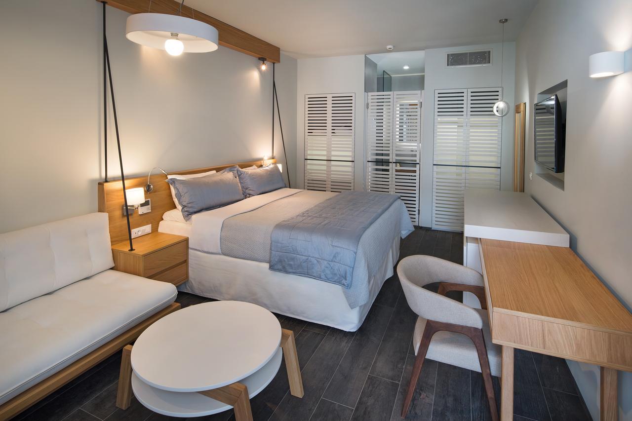 Meltemi Excelsior Suites 佩里萨 外观 照片